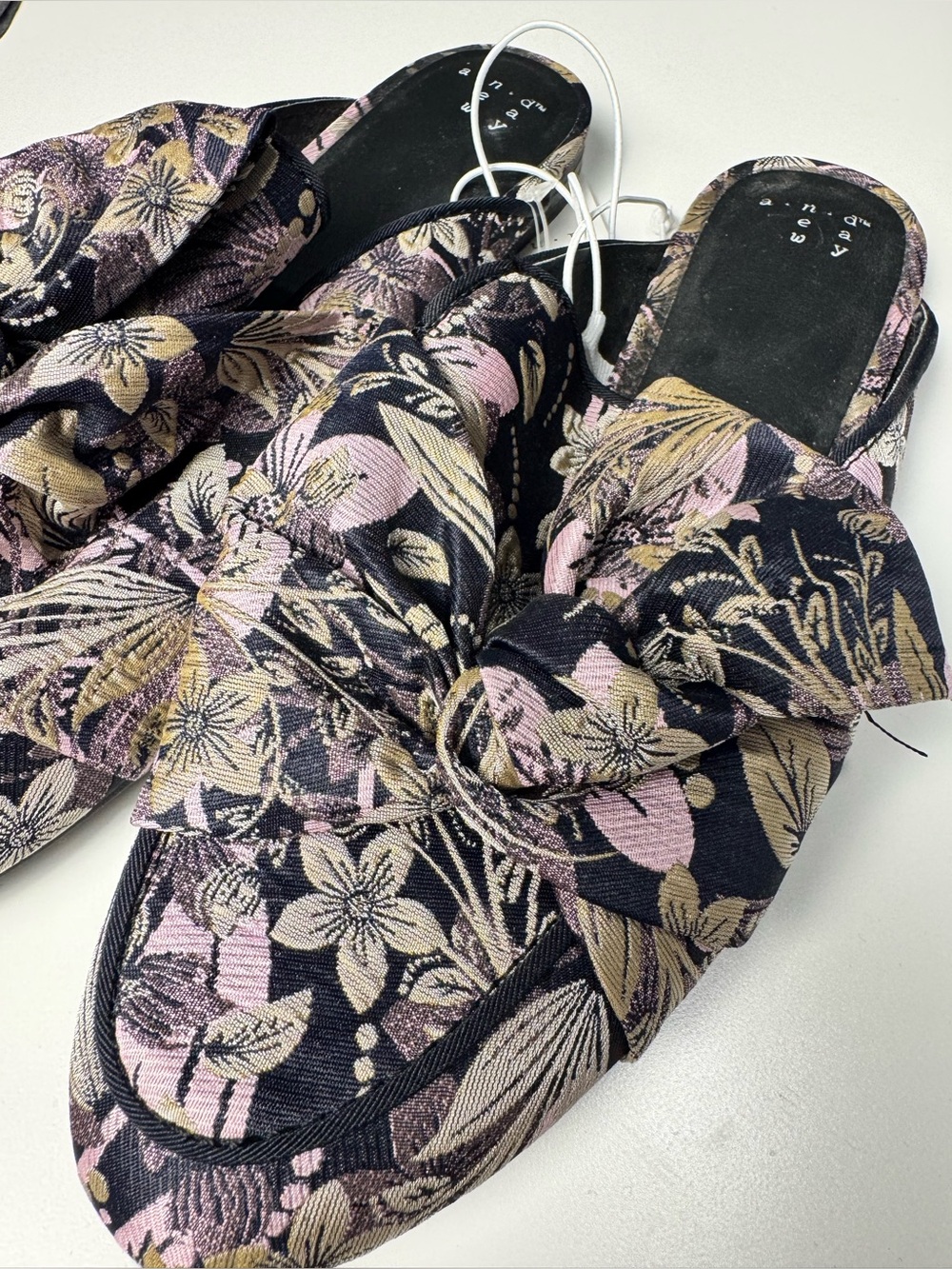 Women’s Shoes: New Day Holland Knotted Floral Mules Backless Slides ✨NWT✨Size 8 - Picture 2 of 6